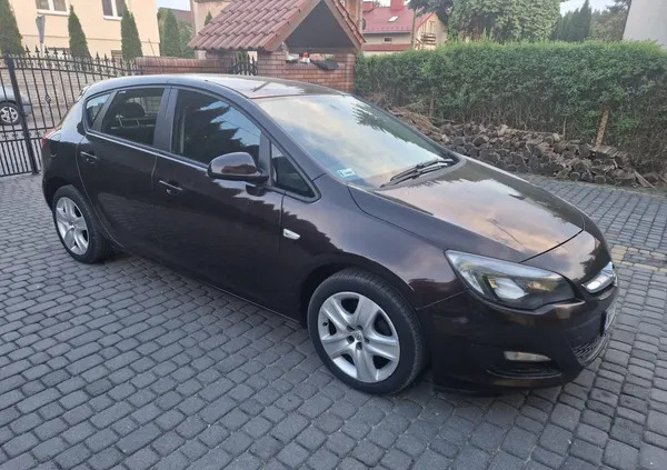 Opel Astra cena 28600 przebieg: 162600, rok produkcji 2013 z Paczków małe 79